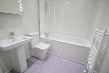 bathroom 1.jpg