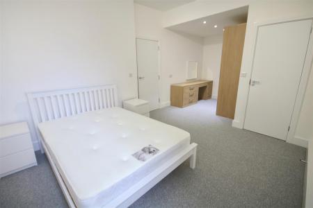 main bedroom.jpg