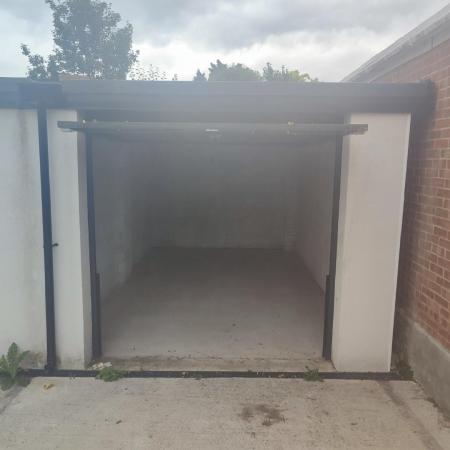 Garage 2.jpg