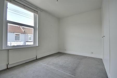 essex road bedroom.jpg