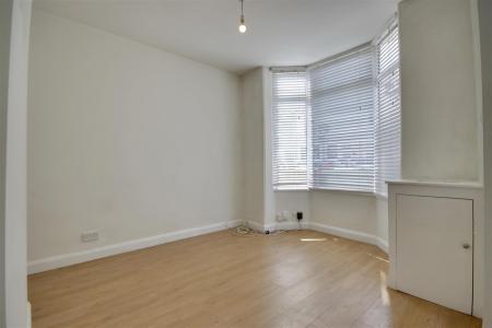 essex road lounge 2.jpg