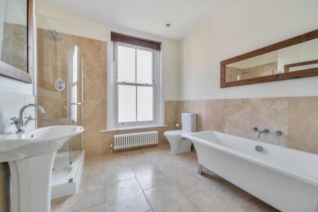 Main Bathroom.jpg