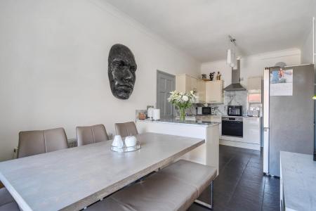 1464346-15-6a103dec172cb.jpg