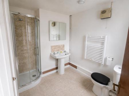 Landscape bathroom flat 1.png