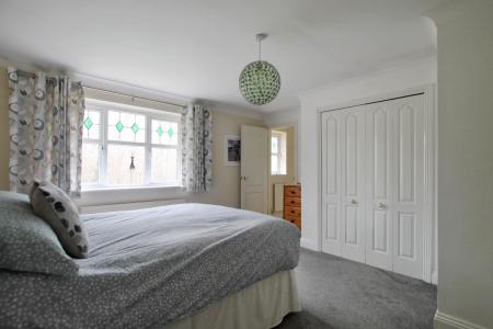 9017362-102840-133845373708682724-04e3f362-6b43-97