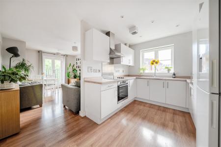 KITCHEN/RECEPTION ROOM