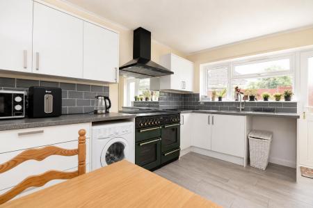 Kitchen...jpg