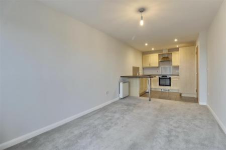 KITCHEN/LOUNGE/DINER