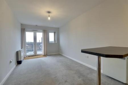 KITCHEN/LOUNGE/DINER