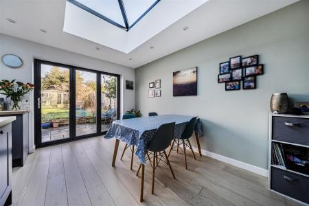 KITCHEN/BREAKFAST ROOM