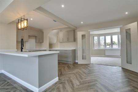 KITCHEN / DINER