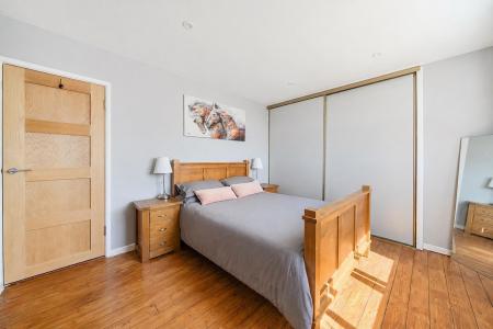 Back Bedroom..jpg