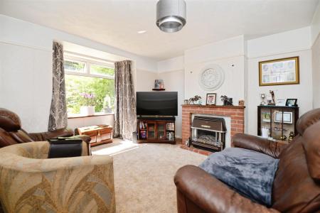 Living Room..JPG