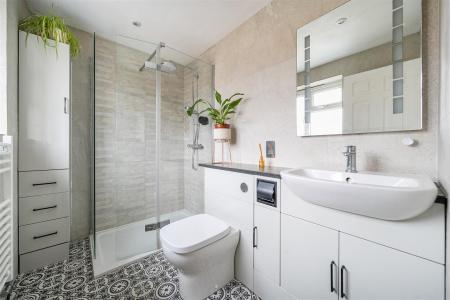 EN SUITE