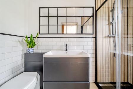 GF Shower Room.jpg