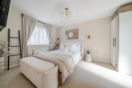 Main Bedroom..jpg