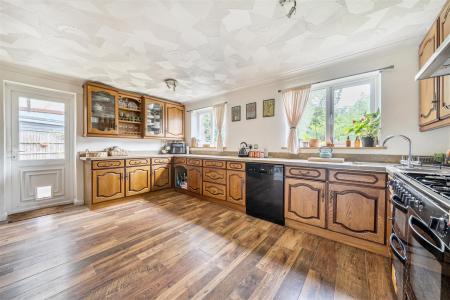 Kitchen..jpg