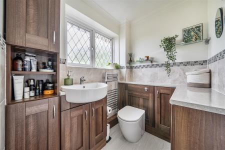 En-Suite to Main.jpg