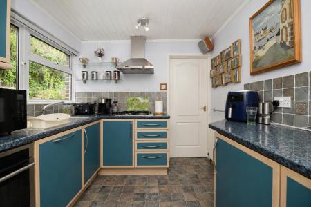 Kitchen..jpg