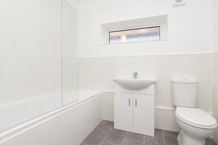 Bathroom..jpg
