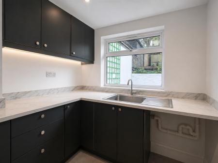 Kitchen 2.png