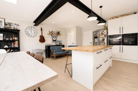 Kitchen Island.jpg