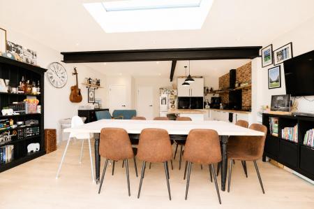 Dining Area.jpg