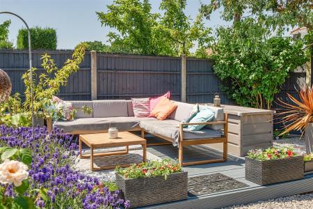 Garden Decking.jpg