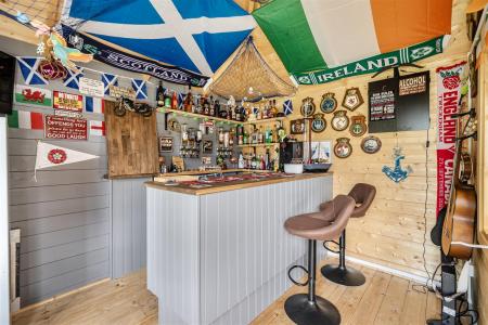 Garden Bar.jpg