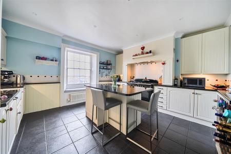 Kitchen/Breakfast Room