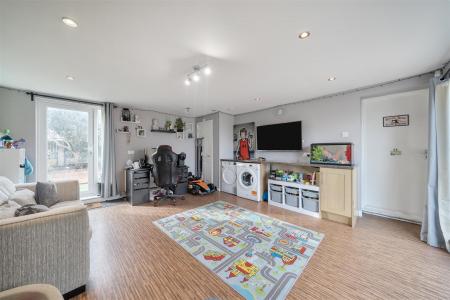 Family Room/Bed 4