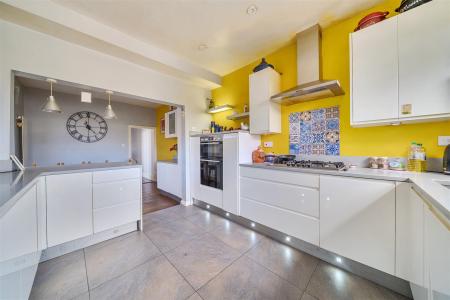 Kitchen/Breakfast Room