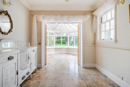 RECEPTION ROOM