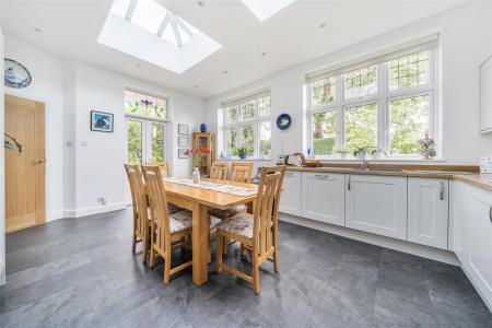 Kitchen/Breakfast Room