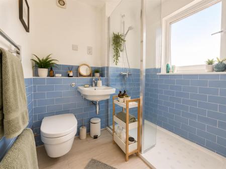 SHOWER ROOM 2.png