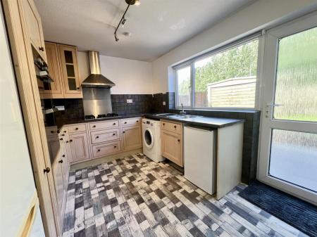 Kitchen 2.jpg