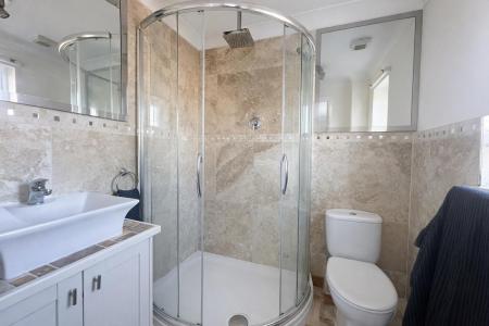 ensuite to master.png