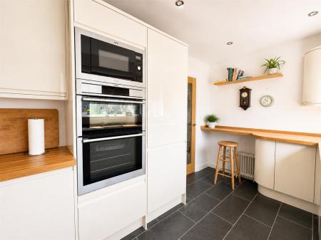 kitchen 2.png