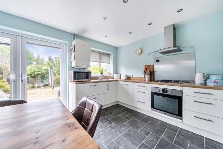 KITCHEN/DINER