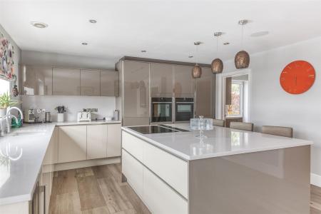 High Specification Fitted Kitchen