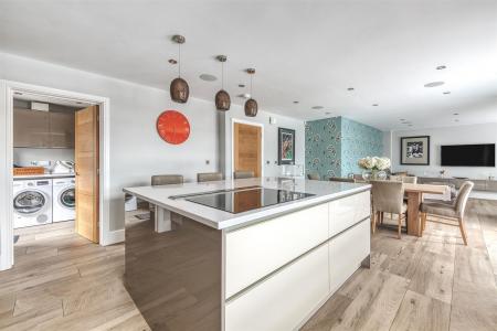 High Specification Fitted Kitchen