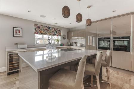 High Specification Fitted Kitchen