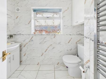 Well-Appointed Shower Room