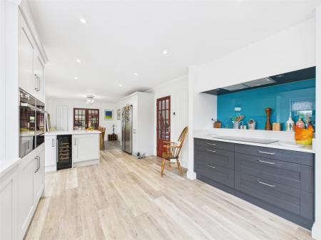 Fabulous Open Plan Dining Kitchen