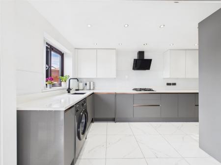 Quality Fitted Kitchen