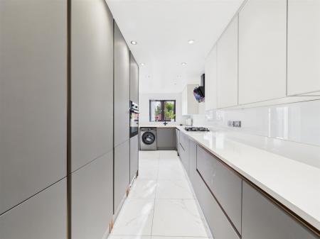 Quality Fitted Kitchen