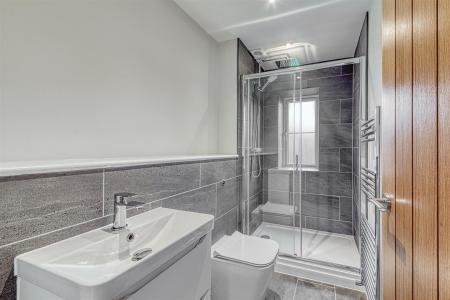 Superbly Appointed Shower Room