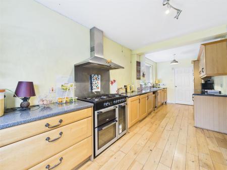 Large Fitted Kitchen