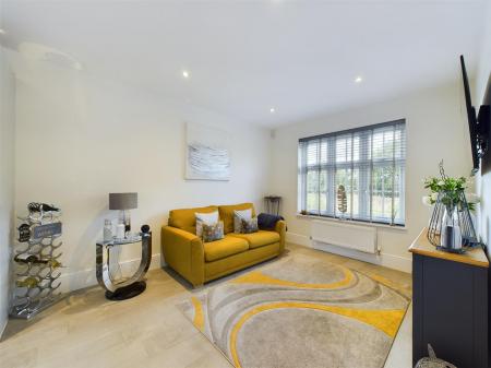 'L' Shaped Living/Dining/Kitchen