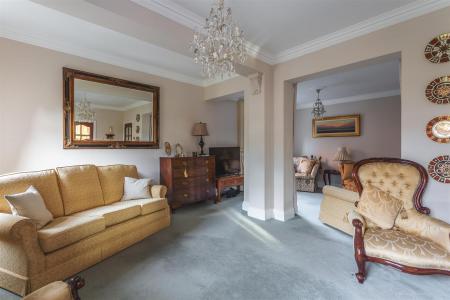 Spacious Sitting Room